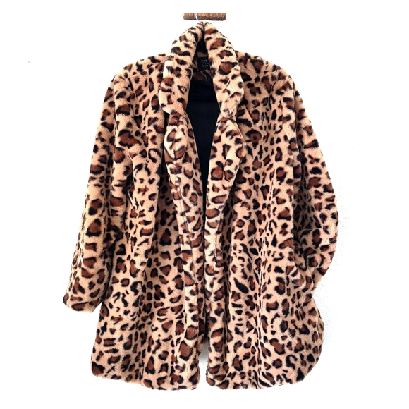 Faux Leopard Fur Coat  - Plus Size - Picture 2 of 4